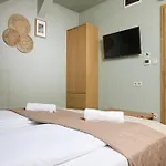 Monoslow - Wine, Dine & Rest Bed & Breakfast