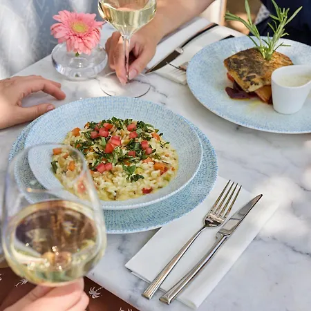 Monoslow - Wine, Dine & Rest فندق مبيت وإفطار 4*