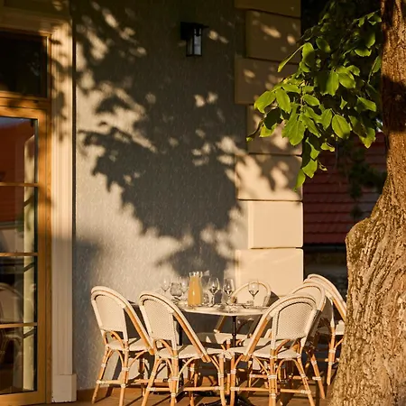 Monoslow - Wine, Dine & Rest Monoszló