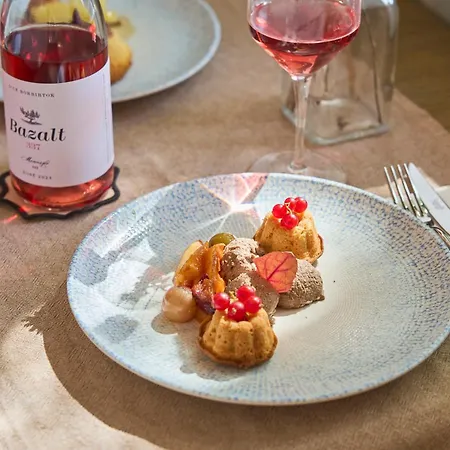 Icce Borbirtok - Wine, Dine & Rest 3*