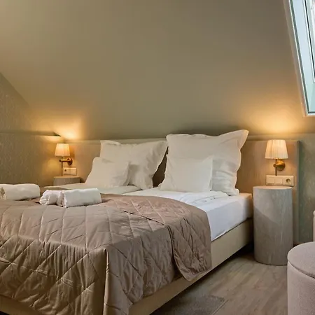 Monoslow - Wine, Dine & Rest Bed & Breakfast