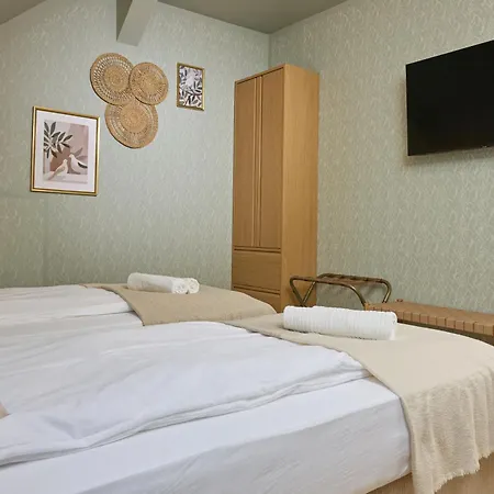 Monoslow - Wine, Dine & Rest Bed & Breakfast 3*