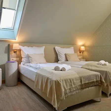 Monoslow - Wine, Dine & Rest Bed & Breakfast