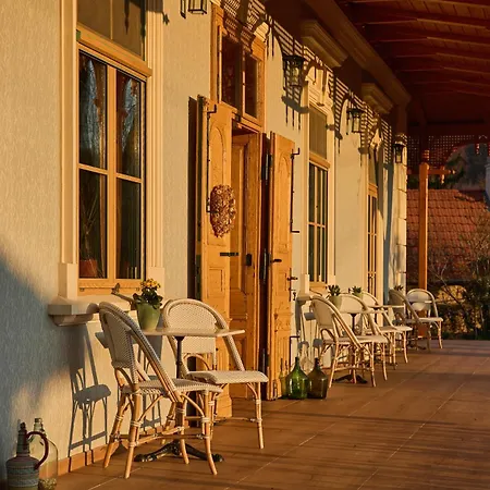 Monoslow - Wine, Dine & Rest Bed & Breakfast Monoszlo