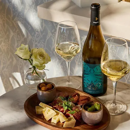 Monoslow - Wine, Dine & Rest 4*