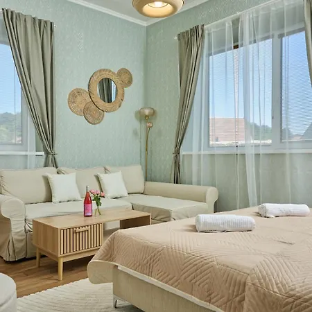 Bed and Breakfast Monoslow - Wine, Dine & Rest