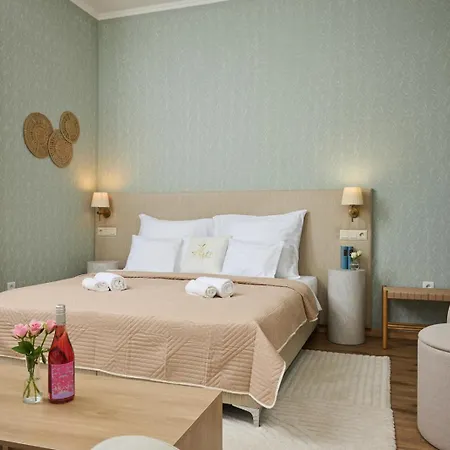 Monoslow - Wine, Dine & Rest Bed and Breakfast 4*