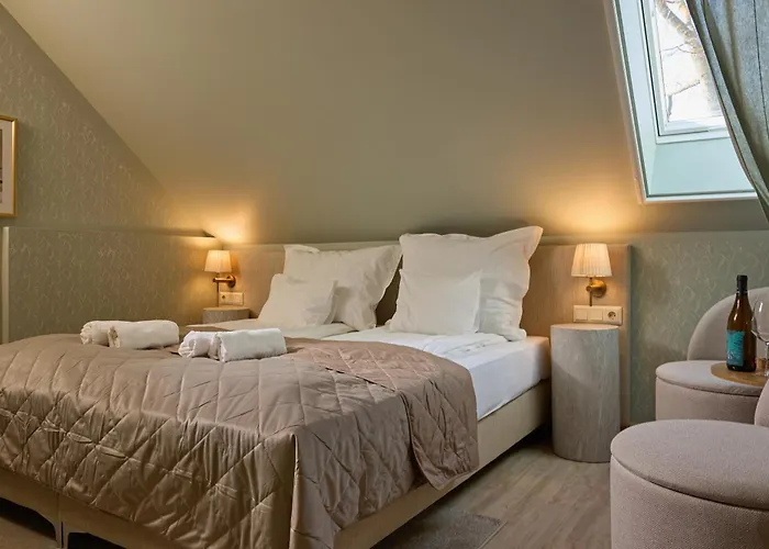 Monoslow - Wine, Dine & Rest Bed & Breakfast