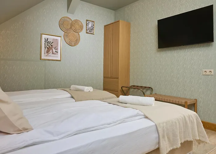 Monoslow - Wine, Dine & Rest Bed & Breakfast 3*