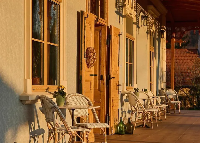 Monoslow - Wine, Dine & Rest Bed & Breakfast Monoszlo